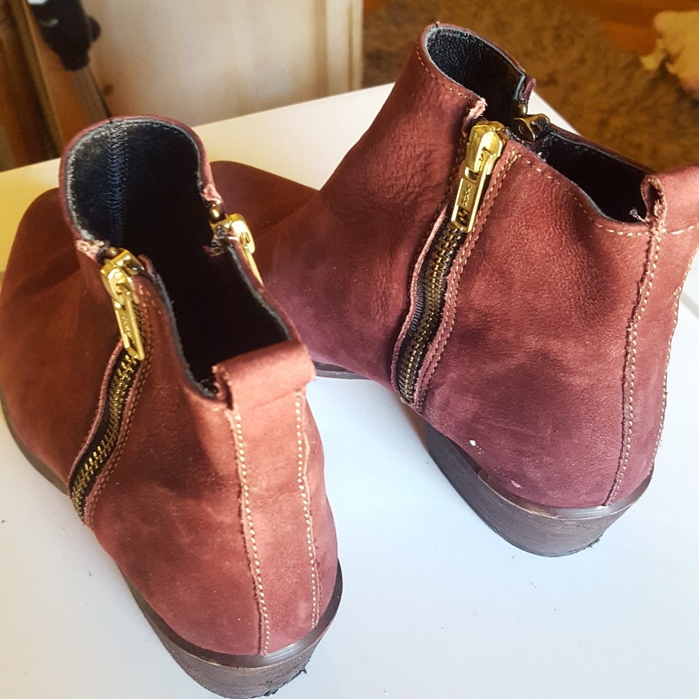 Steve Madden Burgandy Booties - Picture 5 of 7